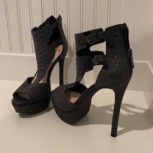 Black women’s sandals